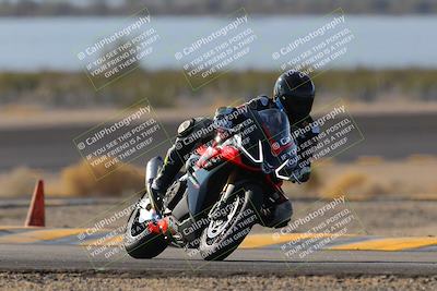 media/Dec-18-2022-SoCal Trackdays (Sun) [[8099a50955]]/Turn 14 (940am)/